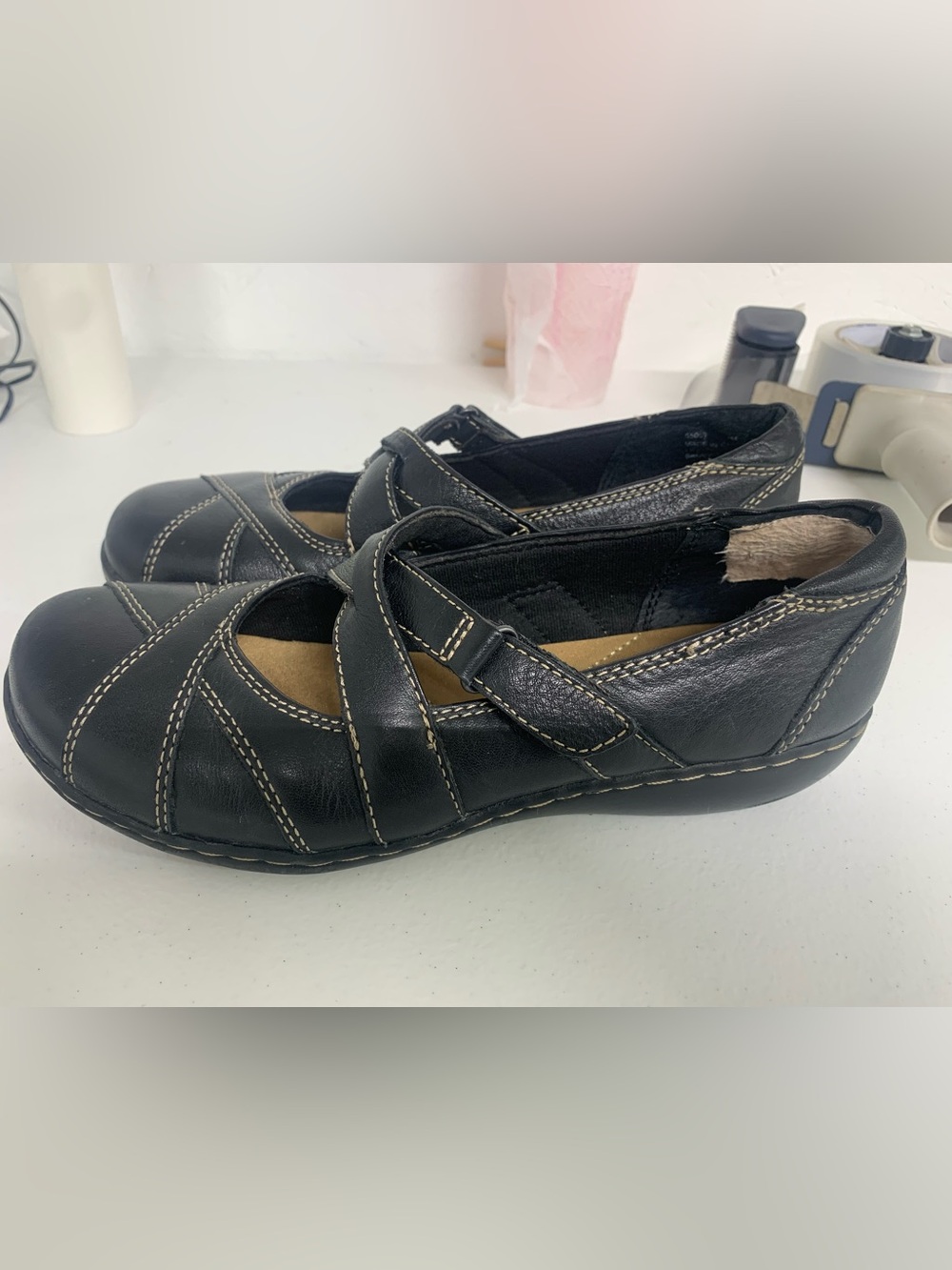 Clarks Women’s Black Leather Strap Mary Jane Comfort Flats Size 7